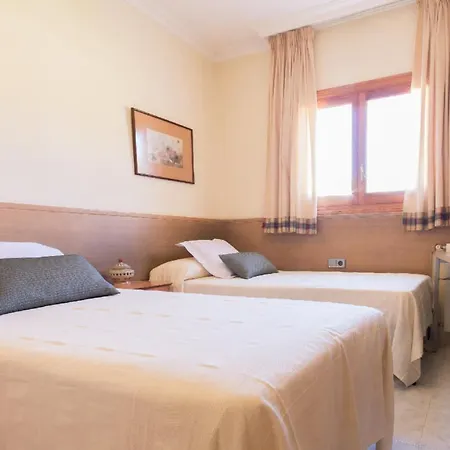 Great 3 Bedroom House With Large Private Pool